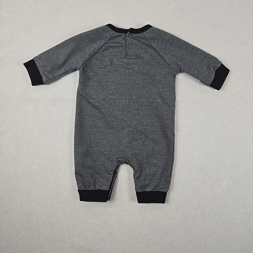 Holiday Time Baby Penguin Romper 0–3 Months Gray Long Sleeve Christmas‎ Outfit